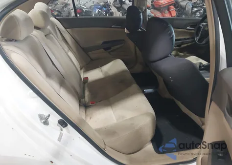 2008 Honda Accord 2.4 Lx z USA, uszkodzony, nr VIN 1HGCP26318A155556